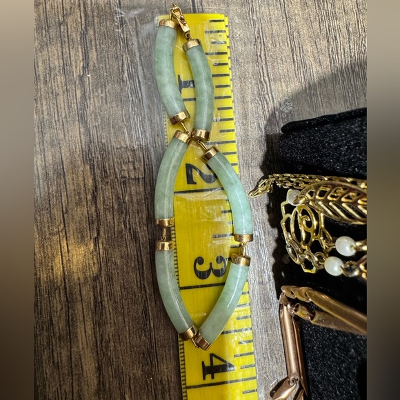 14K Gold Green Jade Tubular Bracelet 7.25” long - Picture 8 of 10